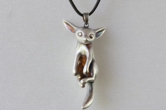 アトリエpuchuco フェネックギツネペンダント